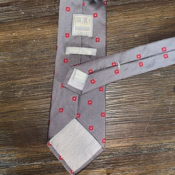 Ike Behar Grey with Red Silk Tie - Picture 6 of 7